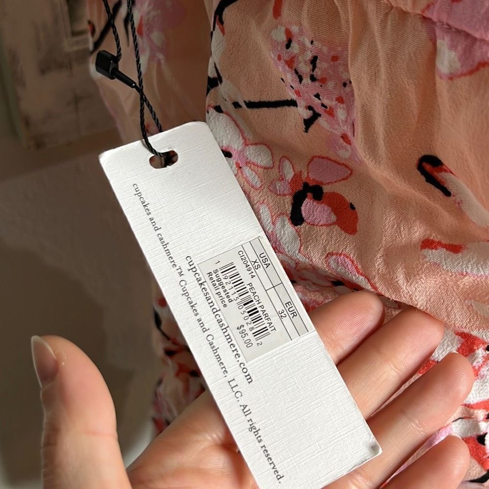 Cupcakes And Cashmere Cherry Blossom Off Shoulder Blouse Crop Top Trim Size Extr - Picture 10 of 11
